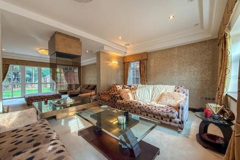 4 bedroom detached house to rent, Manor Road, Oadby, Oadby, Leicester
