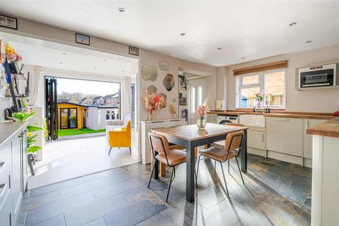 3 bedroom semi-detached house for sale, Gloucester Road, Bagshot