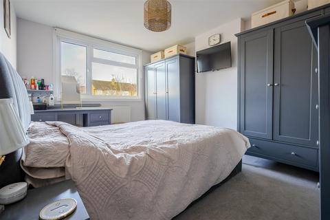 3 bedroom semi-detached house for sale, Gloucester Road, Bagshot