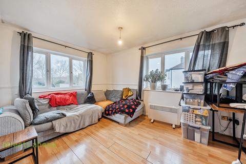 undefined, Middlesex Road, Mitcham, CR4