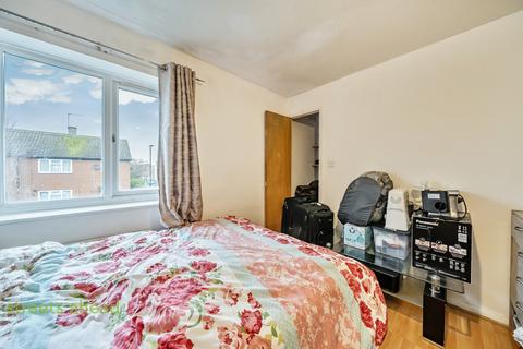 undefined, Middlesex Road, Mitcham, CR4