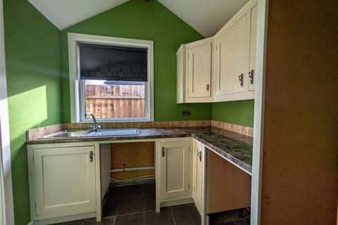 3 bedroom semi-detached house to rent, Durham Lane, Eaglescliffe