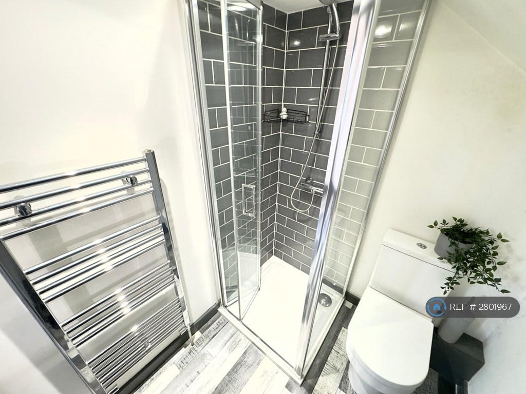 Room 4 Ensuite Kitchenette
