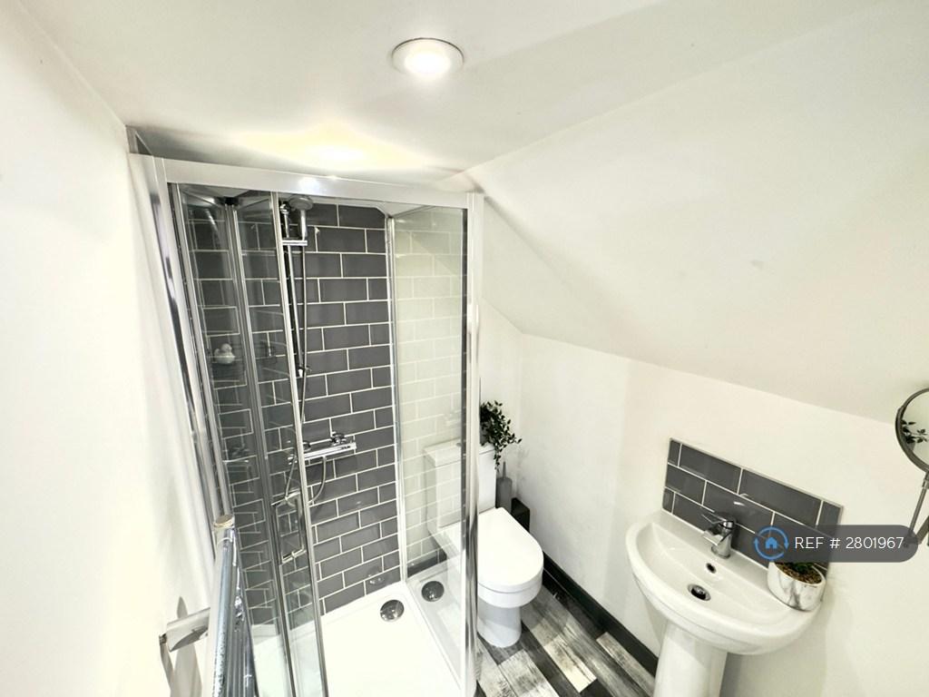 Room 4 Ensuite Kitchenette