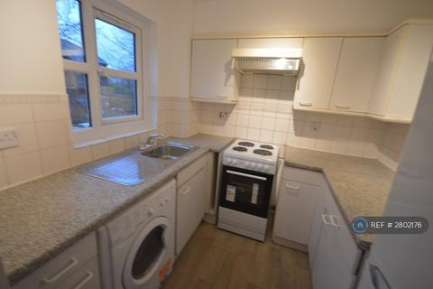 2 bedroom flat to rent, Westcott Park, London, W3
