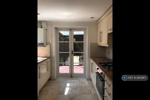 2 bedroom end of terrace house to rent, London, London, SW15