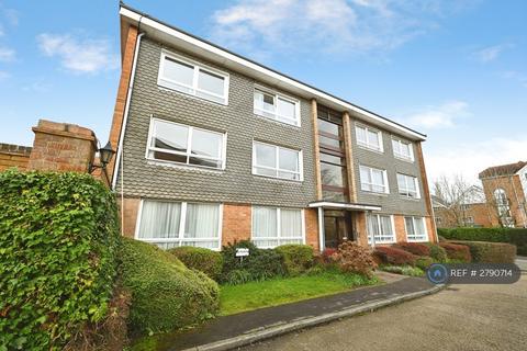 2 bedroom flat to rent, Meadow Road, Henley-On-Thames, RG9