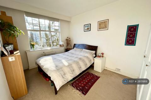 1 bedroom flat to rent, Gilling Court, London, NW3