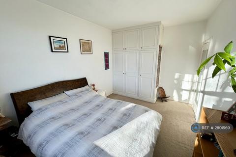 1 bedroom flat to rent, Gilling Court, London, NW3