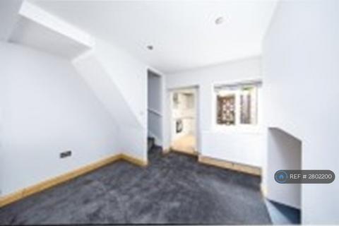 3 bedroom terraced house to rent, North St, Bicester, OX26