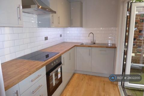 3 bedroom terraced house to rent, North St, Bicester, OX26