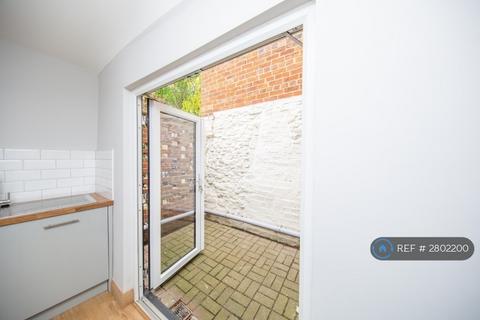 3 bedroom terraced house to rent, North St, Bicester, OX26