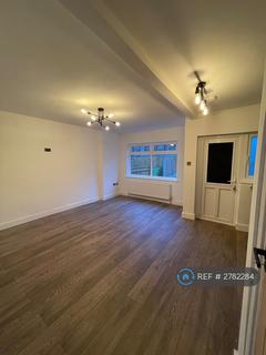 3 bedroom semi-detached house to rent, Waddington Avenue, Birmingham, B43