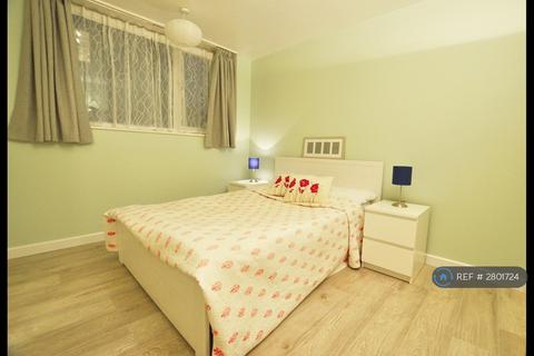 1 bedroom flat to rent, Grosvenor Court, London, SE19