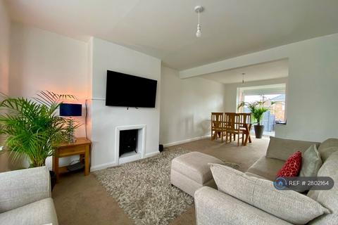 3 bedroom semi-detached house to rent, Dovedale Road, Sunderland, SR6