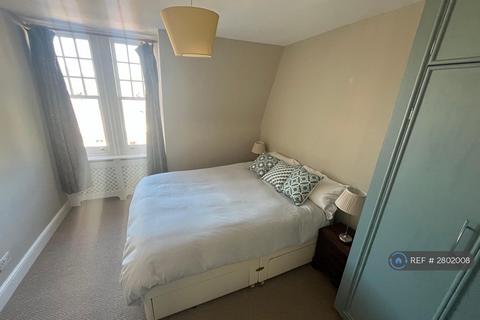 2 bedroom flat to rent, Comeragh Road, London, W14