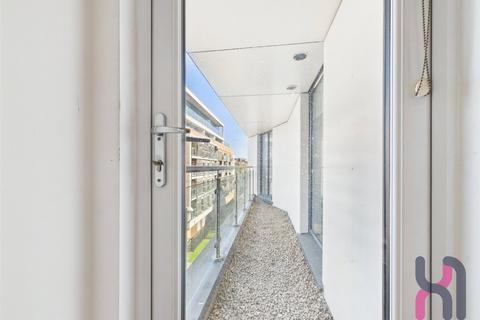 2 bedroom flat to rent, The Exchange, 8 Elmira Way, Salford Quays, Greater Manchester, M5