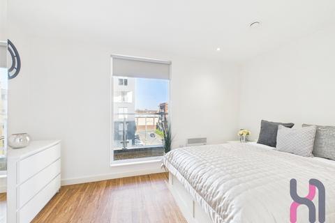 2 bedroom flat to rent, The Exchange, 8 Elmira Way, Salford Quays, Greater Manchester, M5