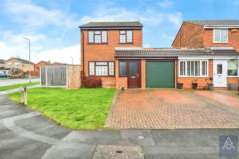 3 bedroom link detached house for sale, Swan Close, Buckinghamshire MK18