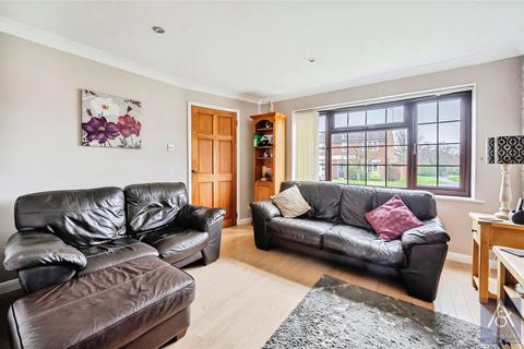 3 bedroom link detached house for sale, Swan Close, Buckinghamshire MK18