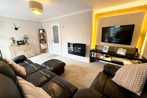 3 bedroom semi-detached house for sale, Alfriston Close, Bedfordshire LU2