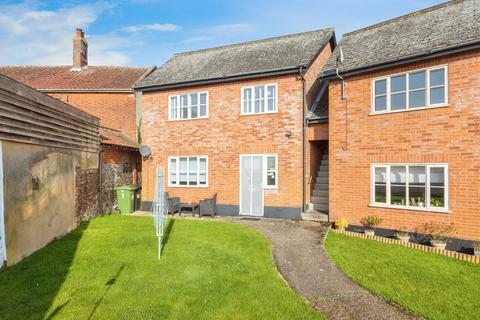 2 bedroom flat for sale, Norwich Street, Hingham, Norwich