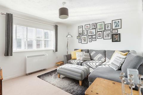 2 bedroom flat for sale, Norwich Street, Hingham, Norwich