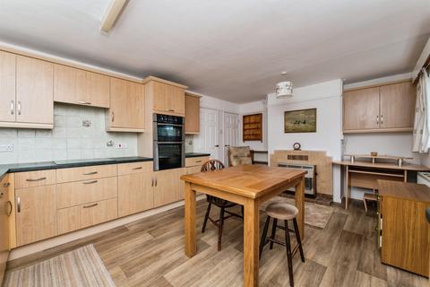 undefined, First Avenue, Axminster