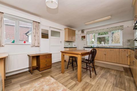 undefined, First Avenue, Axminster