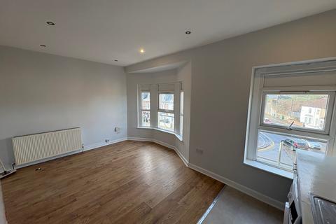 1 bedroom flat to rent, Clive Street. Cardiff