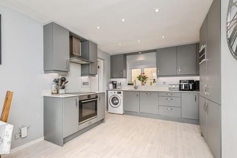 4 bedroom detached house for sale, Moffat Close, BRADFORD