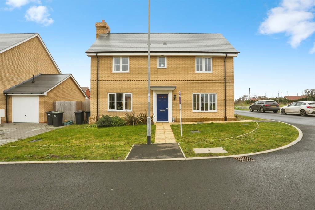 4 bedroom detached house for sale