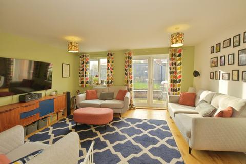 3 bedroom end of terrace house for sale, Tunbridge Way, Ashford