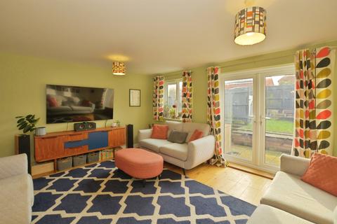 3 bedroom end of terrace house for sale, Tunbridge Way, Ashford