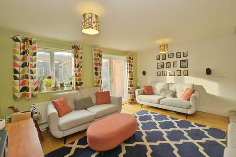 3 bedroom end of terrace house for sale, Tunbridge Way, Ashford