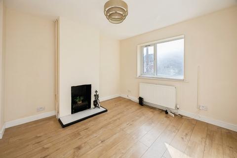 2 bedroom end of terrace house for sale, Tennyson Road, Ashford
