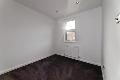 4 bedroom terraced house for sale, Sandyhill Road, Ilford