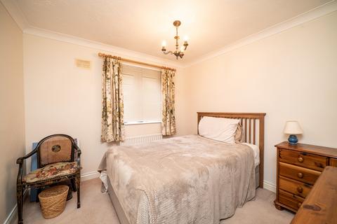 2 bedroom ground floor flat for sale, Lower Kings Road, Berkhamsted