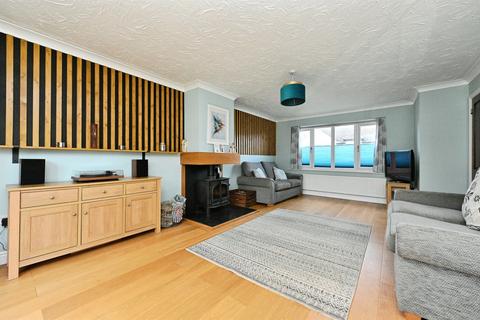 4 bedroom detached house for sale, Robert Linge Crescent, Brandon