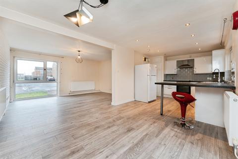 3 bedroom terraced house for sale, Chestnut Way, Raf Lakenheath, Brandon