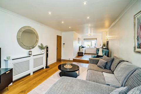 4 bedroom detached house for sale, Westlands Close, Slough