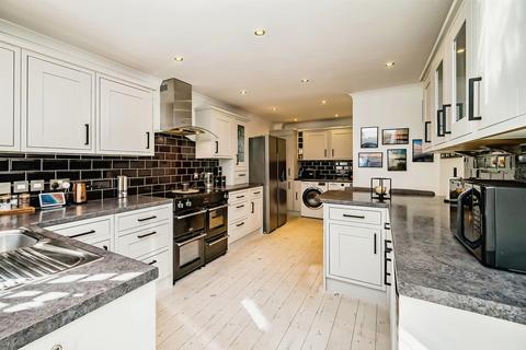 undefined, Westlands Close, Slough