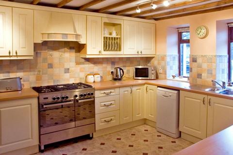 4 bedroom semi-detached house to rent, Kidwelly SA17