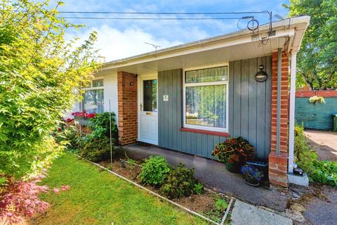 2 bedroom semi-detached bungalow for sale, Walsingham Gardens, Southampton