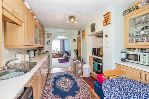 2 bedroom maisonette for sale, Millbrook Road, Bushey