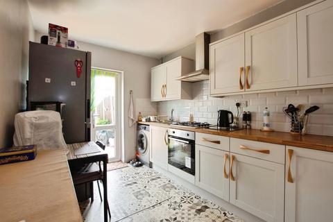 3 bedroom semi-detached house for sale, Brora Road, Nottingham