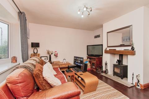 3 bedroom semi-detached house for sale, Dalefield Road, Normanton