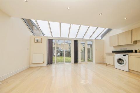 3 bedroom townhouse for sale, Engineers Square, Colchester