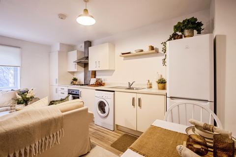 undefined, Holly Way, LEEDS