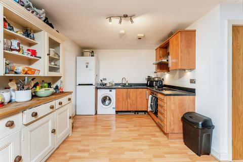 2 bedroom apartment for sale, Gawer Park, Chester